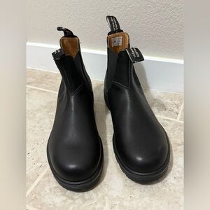 Blundstone Chelsea Boot In Black Color (Size 8AU/UK)